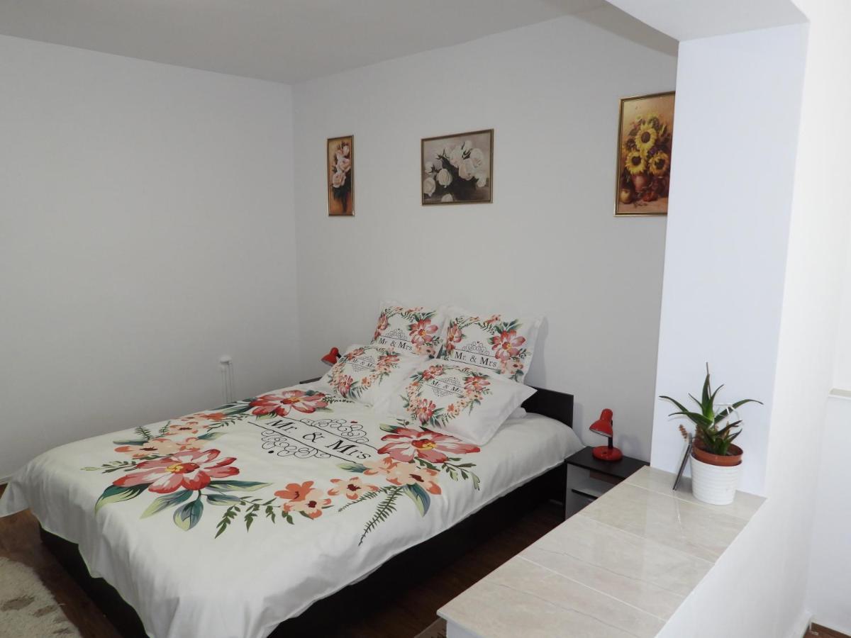 Simoliv Home โอโตเปนี ภายนอก รูปภาพ
